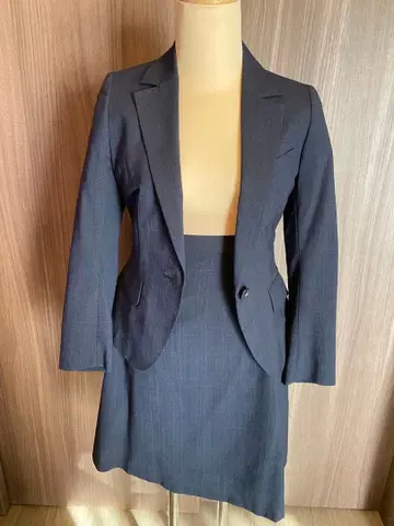 다크 블루 테일러드 스커트 수트 상하의