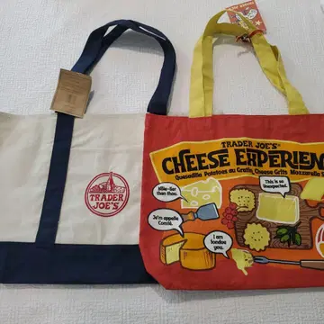 트레이더 조's 치즈 익스피리언스와 레귤러 에코백