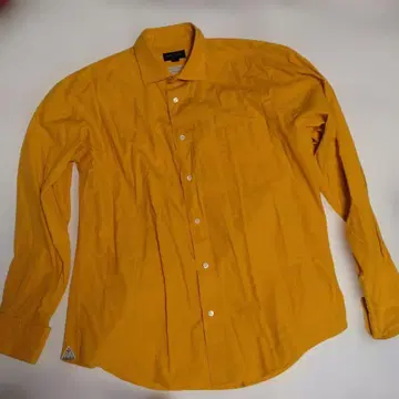 멘티노라스의 드레스 셔츠입니다.