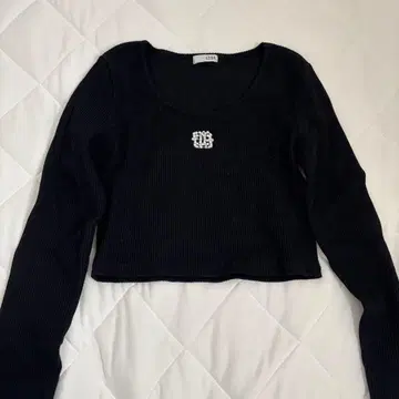 GYDA 크롭 니트 블랙