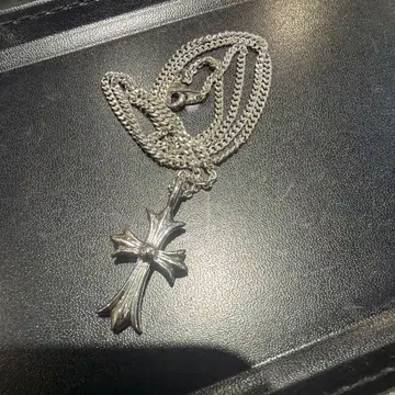 실버 크로스 목걸이