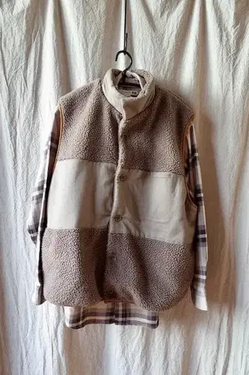 [ 새상품급 ] Phatee NASTA VEST 베이지