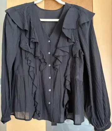 ROSE BUD 프릴 긴팔 블랙 블라우스 M 사이즈