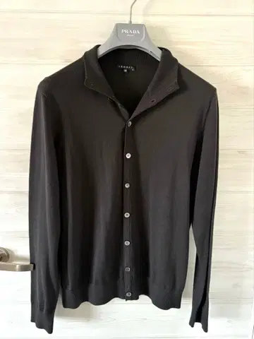 [ 새상품급 ] theory(띠어리) 울 카라 부착 폴로 가디건 블랙 M