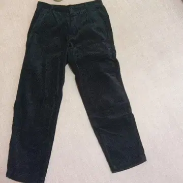 네스트로브 컨팩트 블랙 코듀로이 팬츠