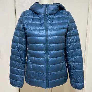 유니클로 울트라 라이트 다운 후드티 블루 M