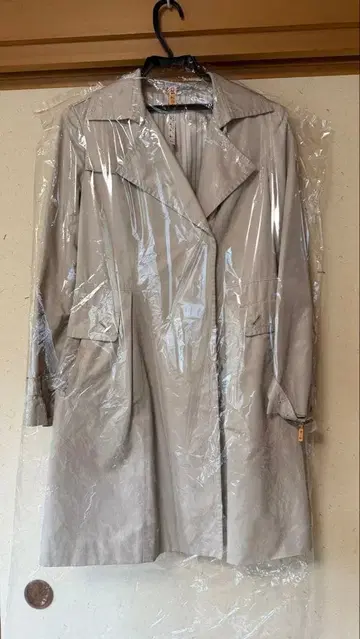 베이지 트렌치코트