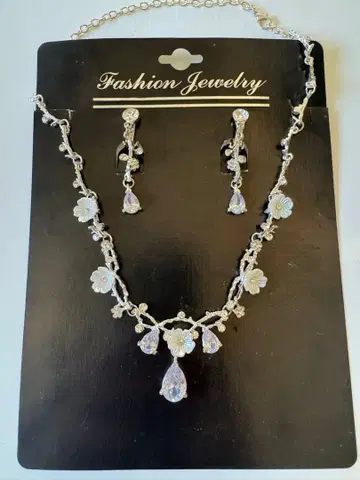 브라이덜 액세서리 목걸이와 귀찌 세트