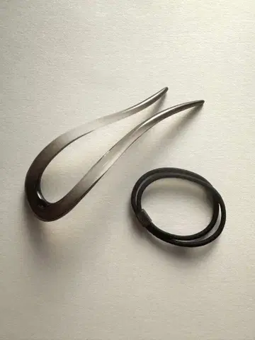 콜레트 마루프 아크릴 헤어핀 & 머리끈