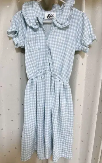katie 스카이블루 체크 프릴 옷깃 반팔 원피스