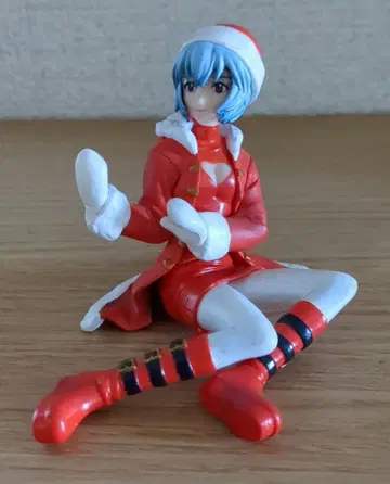 레이 산타 코스튬 피규어