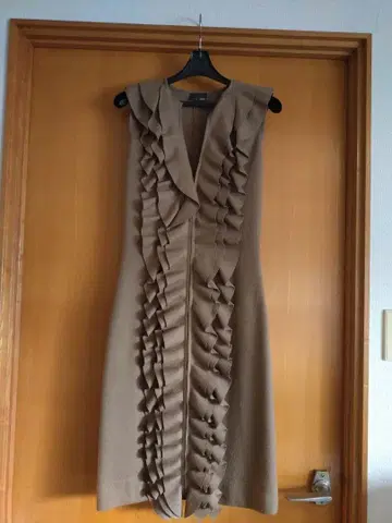 카멜 슬리브리스 원피스