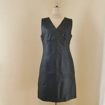 가죽 블랙 슬리브리스 무릎 기장 원피스