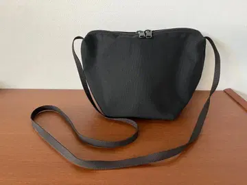 Heys 샤틀레 블랙 숄더백