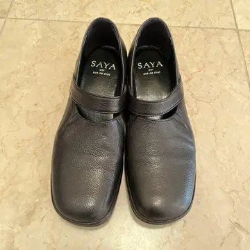 SAYA 블랙 가죽 로퍼 24cm