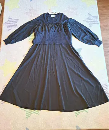 Vin 백 버튼 레이어드 다크 그레이 긴팔 롱 원피스 니트