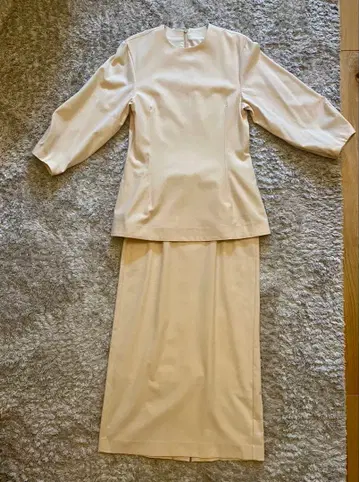 Mila Owen 스커트 셋업 크림 004