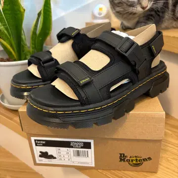 닥터마틴 멀티 스트랩 샌들