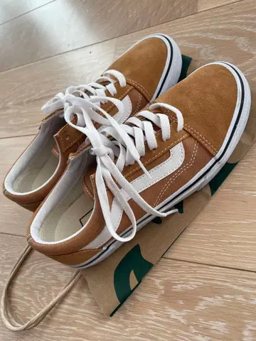 Vans 브라운 스웨이드 로우컷 스니커즈