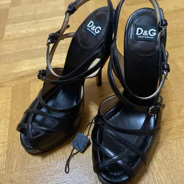 D&G 블랙 하이힐 샌들