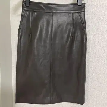 PINKY&DIANNE 다크 브라운 타이트 스커트