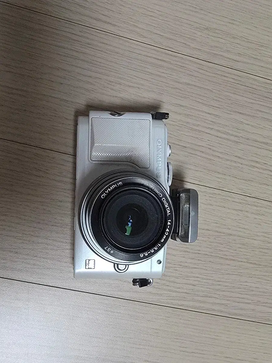 Olympus E-PL6 Mirrorless Digital Camera
