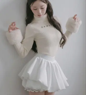 다리치 볼륨 벌룬 스커트 화이트