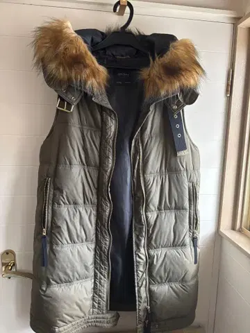 ZARA BASIC 후드 부착 다운 베스트 M 사이즈 올리브 그린