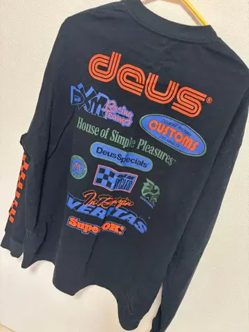 DEUS 롱 T