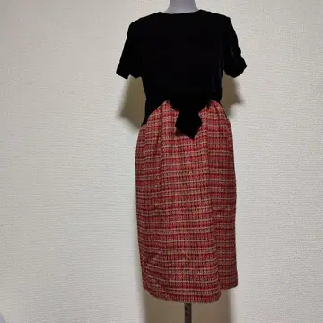 원피스 반팔 블랙과 빨간색 체크