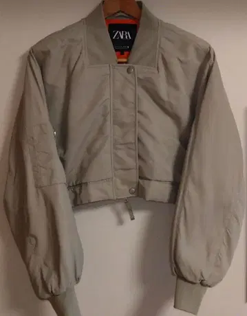 ZARA 그레이 크롭 자켓 숏 다운풍