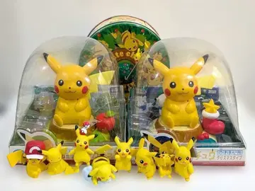 피카츄 피규어 세트 크리스마스 스타일