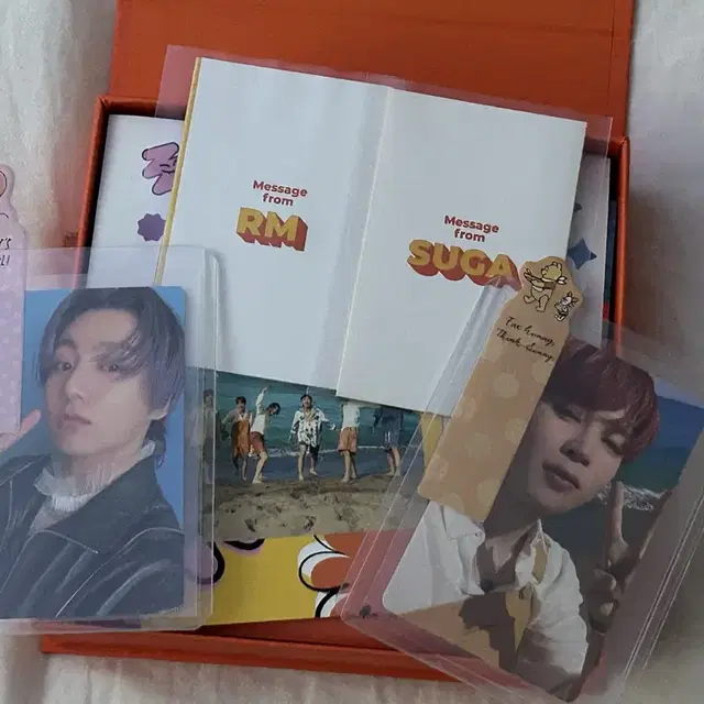 방탄 피치앨범-(포카 2개)판매