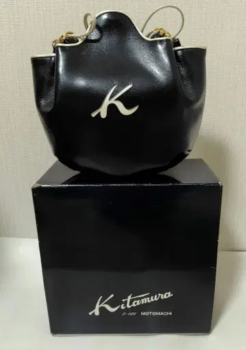 Kitamura 가죽 숄더백 네이비