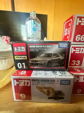 토미카 PREMIUM NISMO R34 GT-R Z-tune