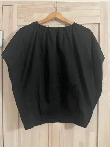 mizuiroind 블랙 벌룬 실루엣 티셔츠