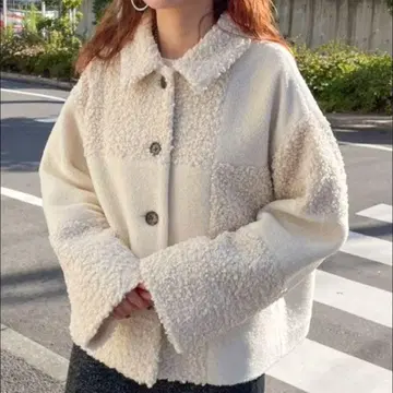 새상품급 LOWRYS FARM 패치워크 보아 블루종 아이보리