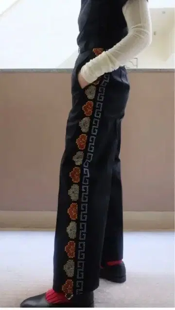 jonnlynx emboidery pants