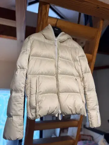 달탐보나파르트 샴페인 골드 화이트 다운 자켓 최고 스와로브스키