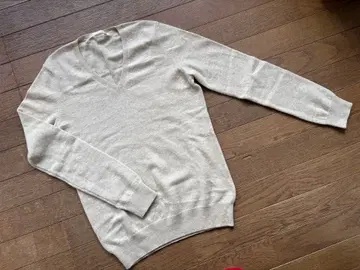 UNIQLO 베이지 V넥 100% 캐시미어 긴팔 스웨터