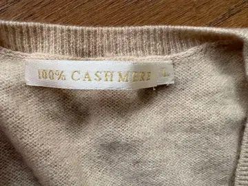 UNIQLO 베이지 V넥 100% 캐시미어 긴팔 스웨터