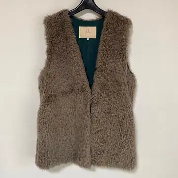 Sybilla 시빌라 베스트 지레 M 푹신푹신 퍼 보아 DMW