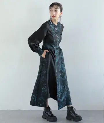 [ HARE ] 패턴 절개 디자인 원피스