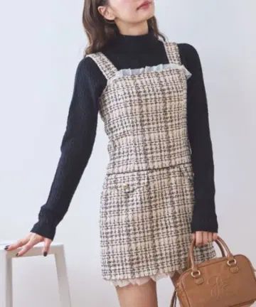 [ 미사용 새상품 ] NICE CLAUP 트위드 오버롤 스커트 베이지