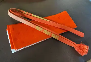 오렌지 컬러 허리띠와 레이어트 카라 세트