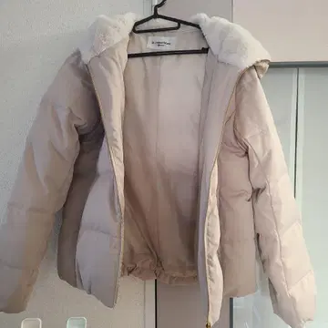 le.coeur blanc 베이지 다운 자켓