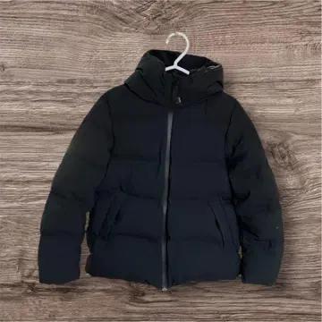 유니클로 심리스 다운 파카 인도네시아산 블랙 새상품급 M