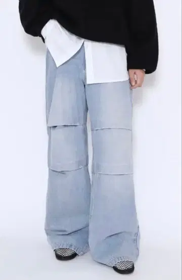 PUNYUS 니턱 데님 배기 팬츠