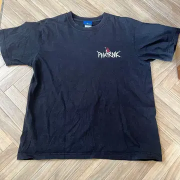 PHARNK 블랙 T셔츠 가격 인하 가능