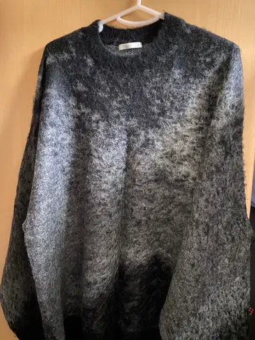 23AW WYM 블랙 그라데이션 모헤어 니트 스웨터